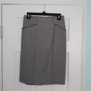 Houndstooth pencil skirt